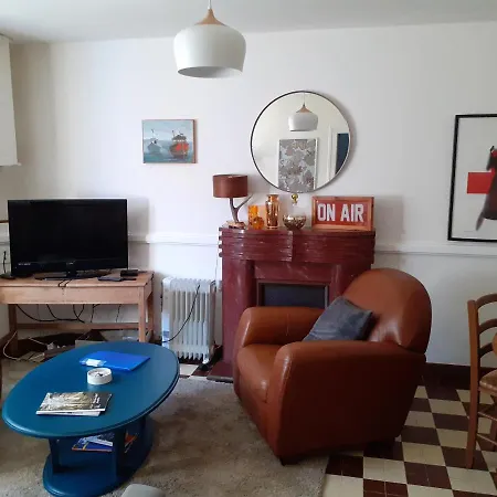 Beau Maison 3 Bedroom House With Private Garden *