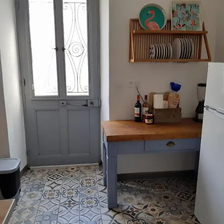 Beau Maison 3 Bedroom House With Private Garden Vakantiehuis