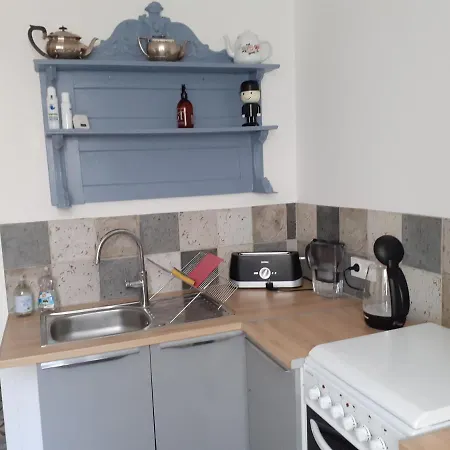 Beau Maison 3 Bedroom House With Private Garden Vakantiehuis *
