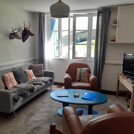 Vakantiehuis Beau Maison 3 Bedroom House With Private Garden Le Vigeant