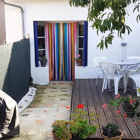 Beau Maison 3 Bedroom House With Private Garden