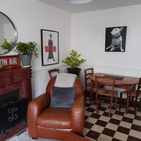Beau Maison 3 Bedroom House With Private Garden