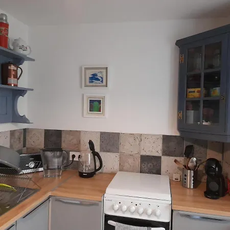 Vakantiehuis Beau Maison 3 Bedroom House With Private Garden *