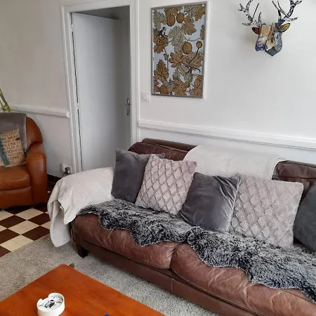 Vakantiehuis Beau Maison 3 Bedroom House With Private Garden *