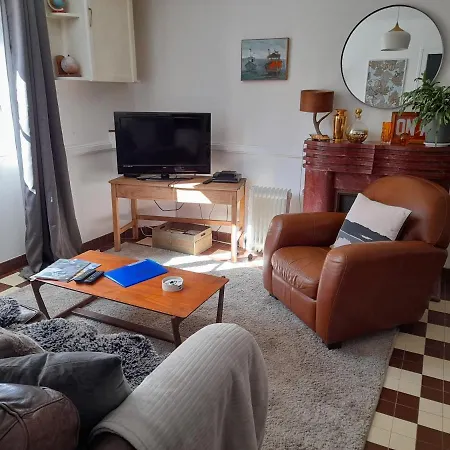 Beau Maison 3 Bedroom House With Private Garden *