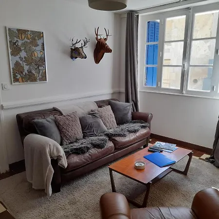 Vakantiehuis Beau Maison 3 Bedroom House With Private Garden *